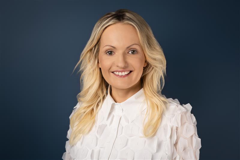 TK Julia Knopf - Copy (1).jpg
